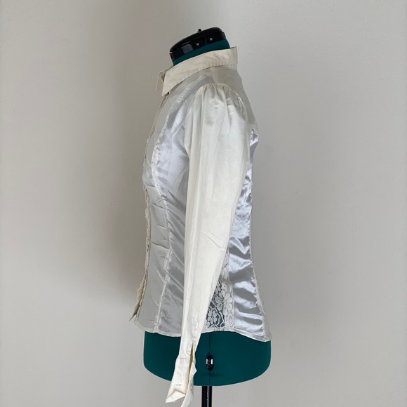 SOLDSexy white button-up with lace and satin highlight - Picture 4 of 11